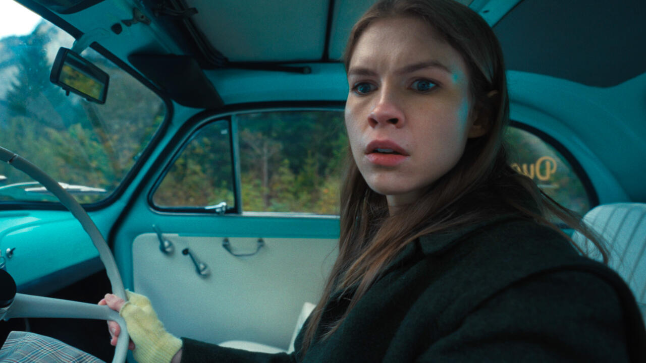 Sew Torn – Fäden des Verbrechens