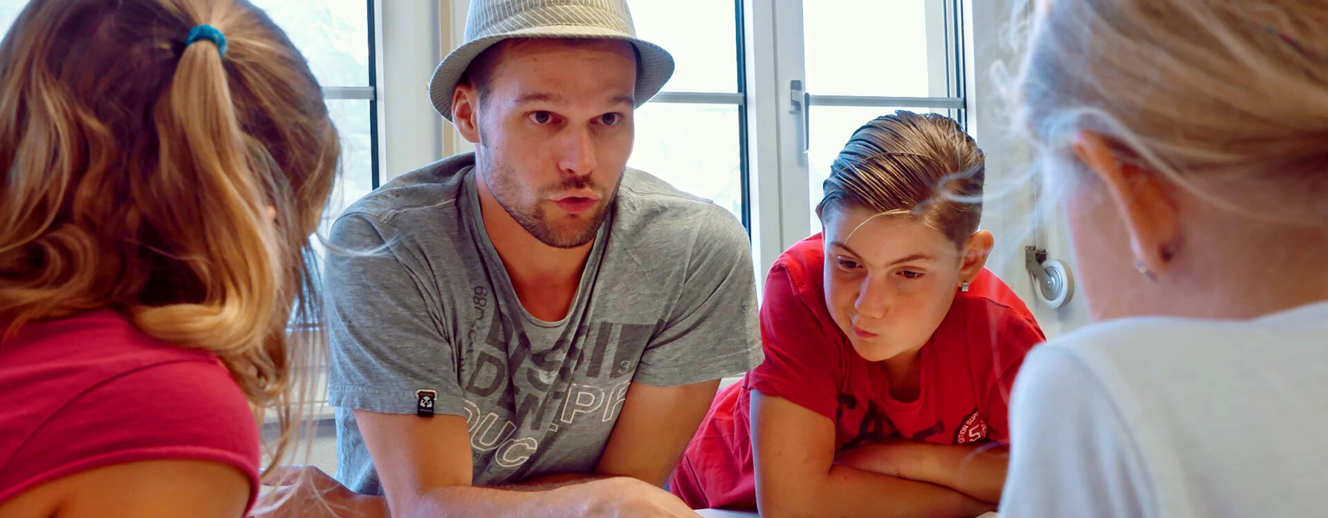 Bratsch - Ein Dorf macht Schule